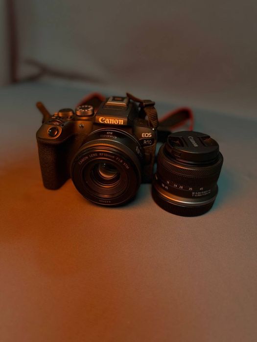Фотоапарат CanonR10