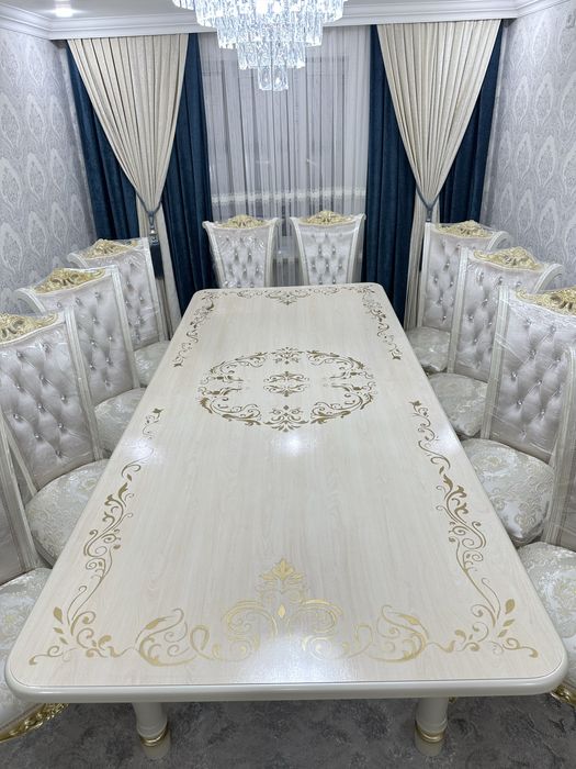 Tayt kiygan xonimlar