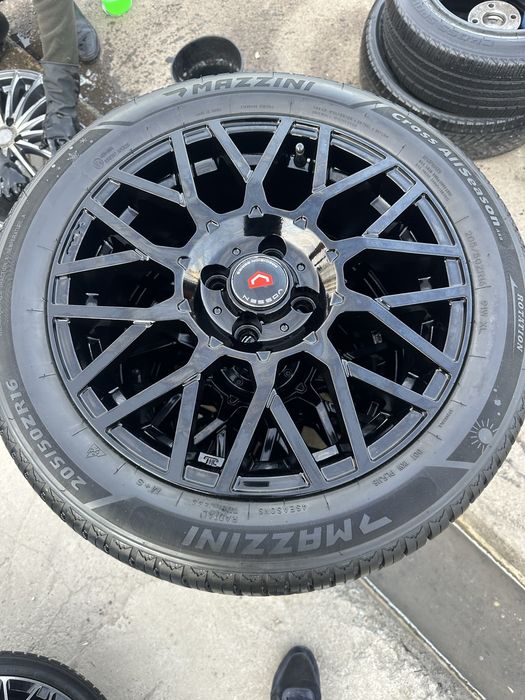 Qora glansivey neabichniy fason r16