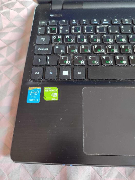 Acer Aspire E5-572G (i3-4000M / 6GB RAM / 1TB HDD / NVIDIA) + зарядно