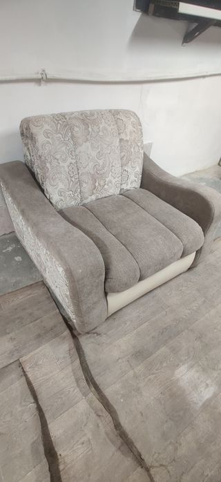 Продам диван срочно