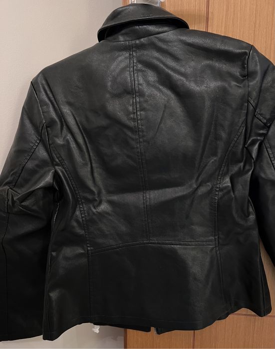 Дамско късо кожено яке