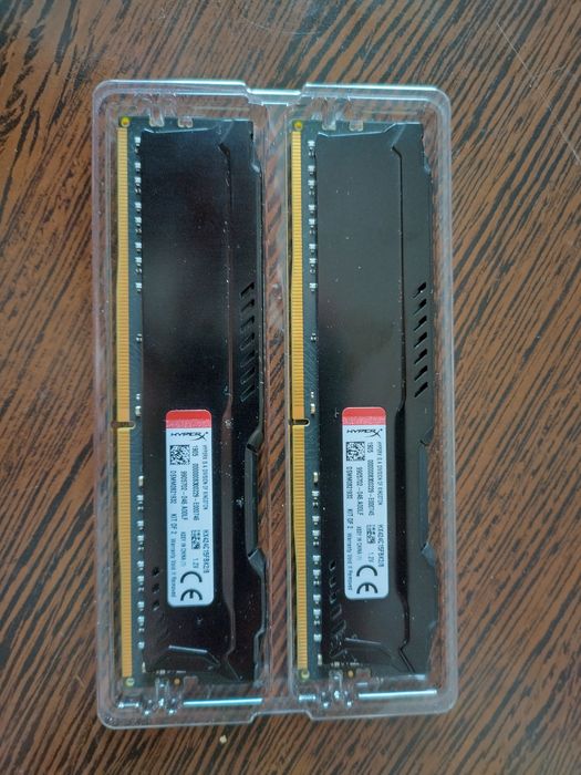 Kit 8GB DDR4 2400 Kingston, testat
