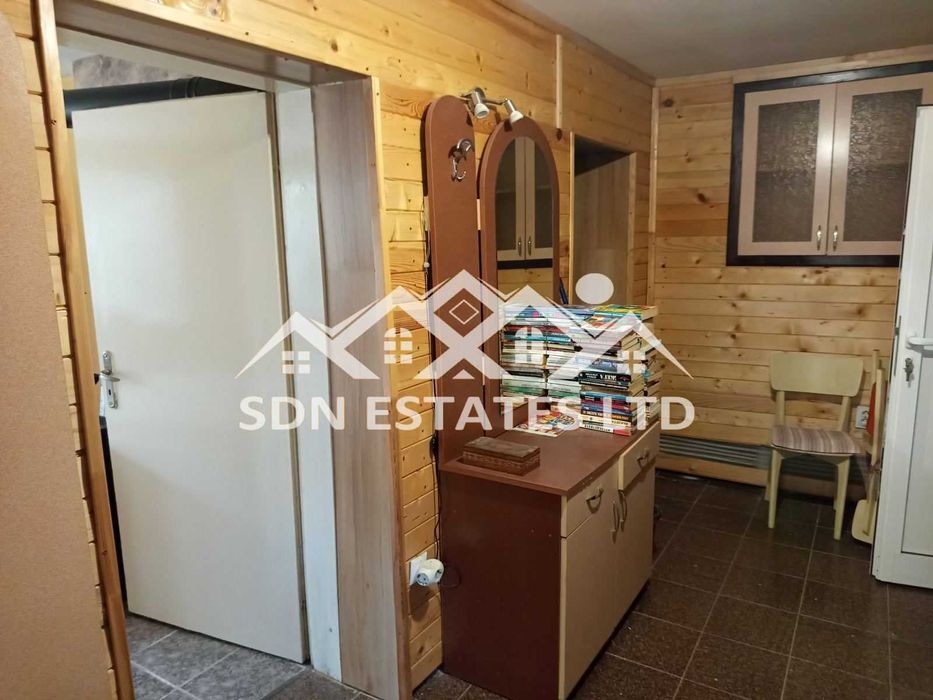 Продава прекрасна къща в района на магазин Си Би Ес