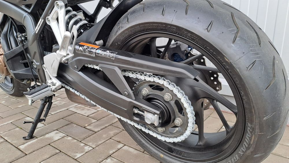 MotoFLy vinde Honda CB650FA 2017