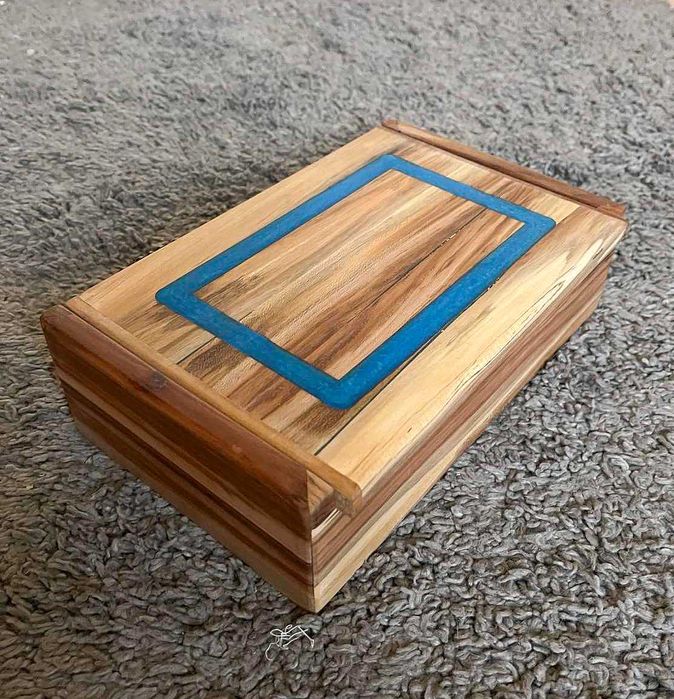 Холна масичка и Кутия за бижута