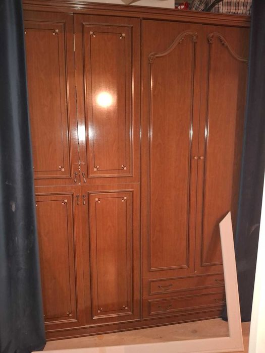 продам шкаф большой  размер 1,8*2,4