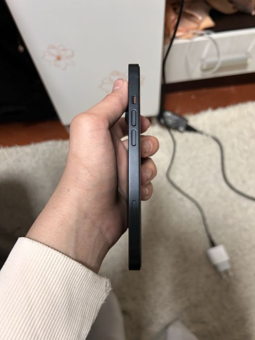 Обменяю айфон 13