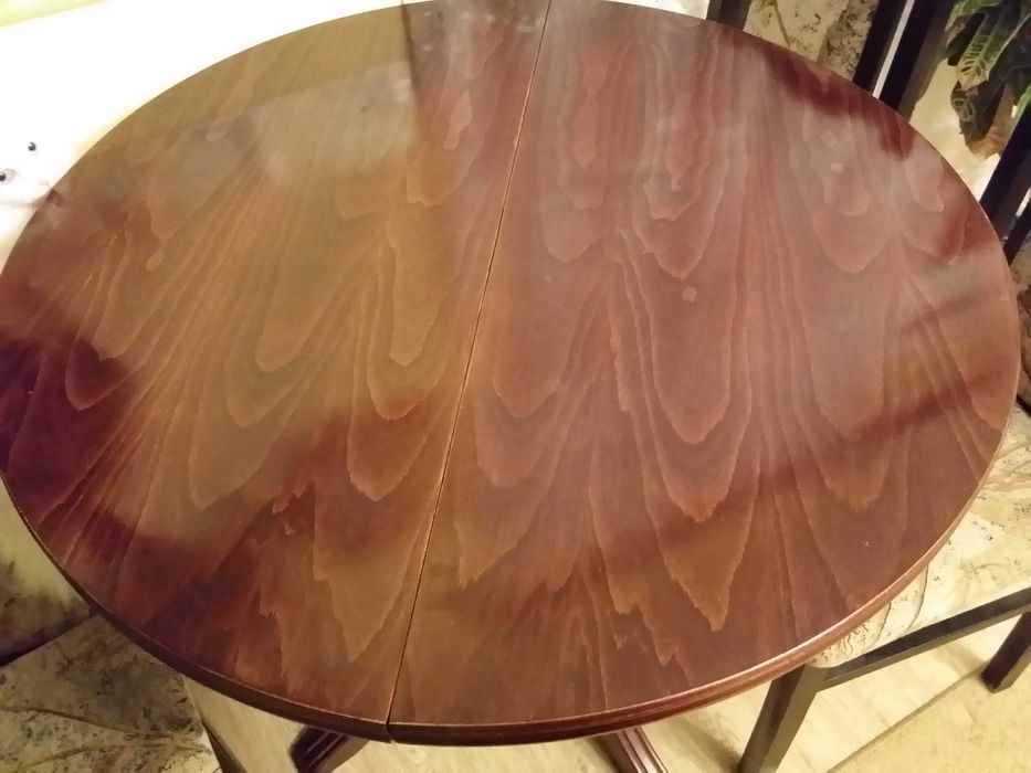 Кръгла разтегателна маса