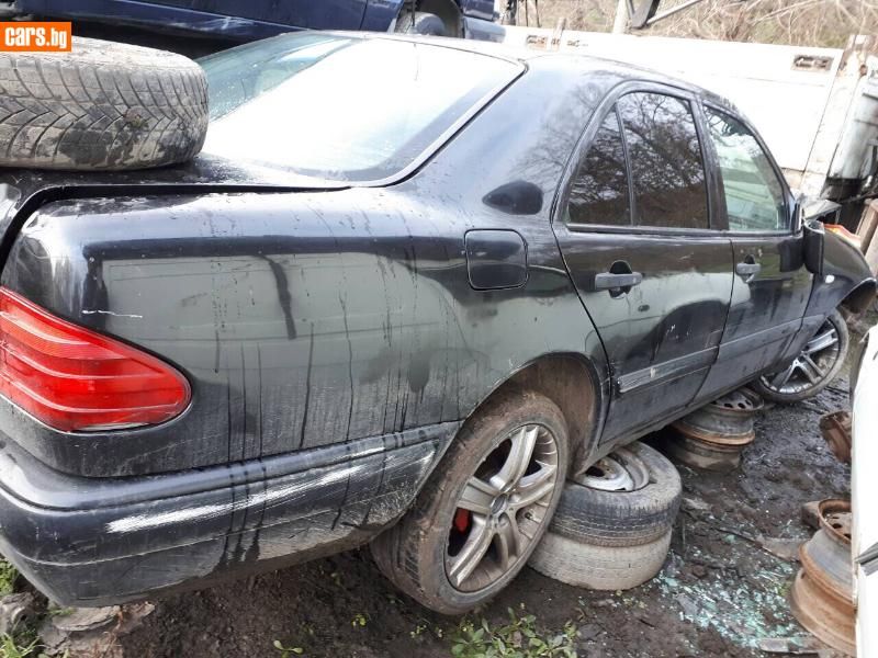 Мерцедес е220д 1999
