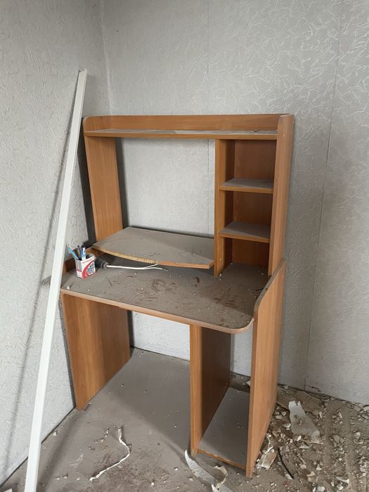 Продам компьютерный стол