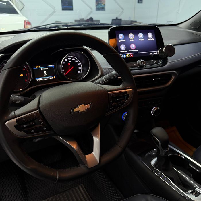 Tracker 2 2023 Premier Full Qora PropanGaz bor Xolati Ideal 950$ bilan