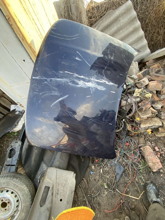 Капот пассат б4 есть мелкие дефекты