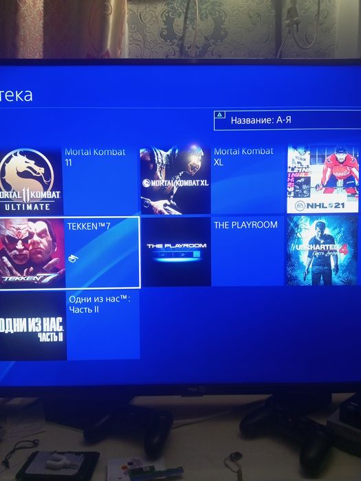 Продам ПС4 слим, прошитая с играми