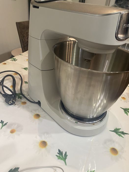 Продам KENWOOD Titanium Chef Baker XL