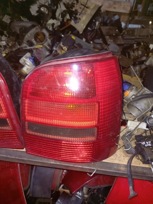 Фонари задние на Ауди А4В5 универсал