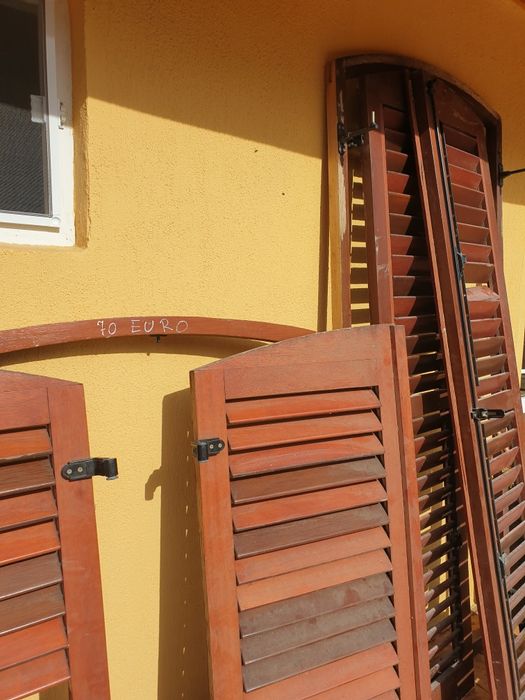 Vand geamuri și usi