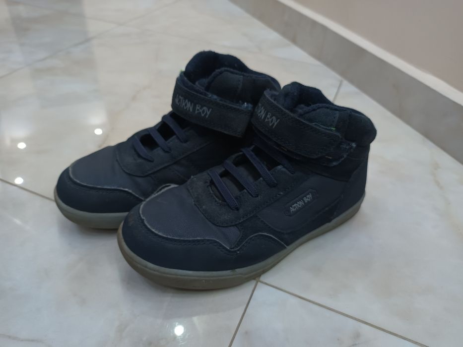 Обувки и боти за момче