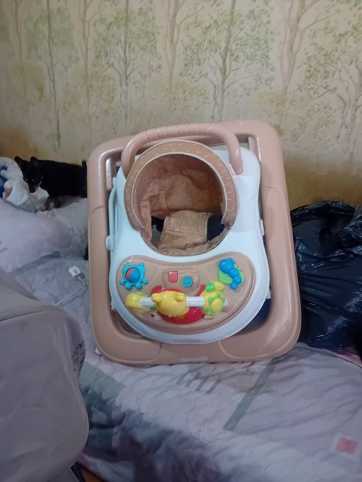 Продават се. Заедно  или поотделно.
