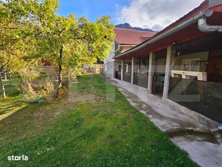 Casa de vanzare, 260 mp, zona Vest