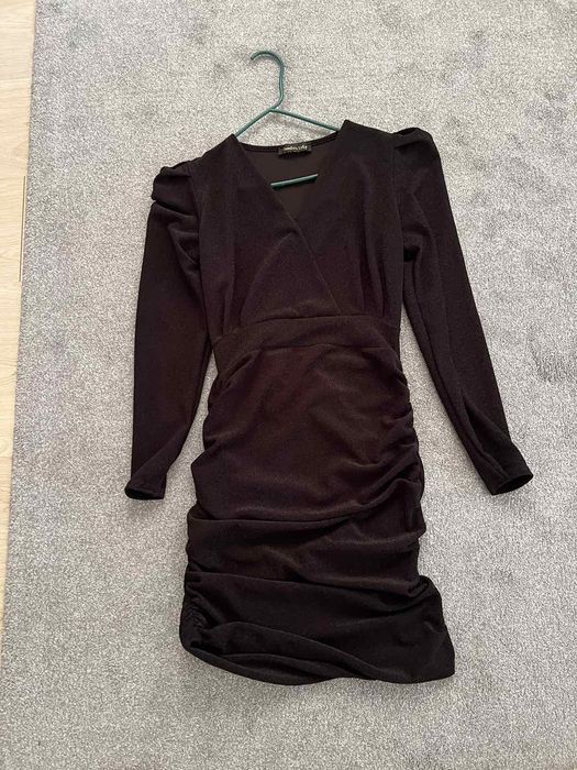 Парти черна рокля за официален повод