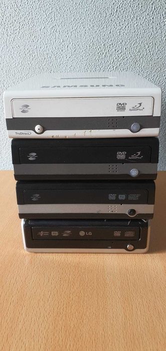 Vând dvd-uri externe LG, SAMSUNG si Philips