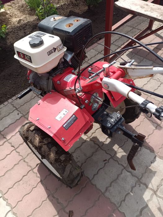 Продам мотоблок  фирмы Brait с разрыхлителем!