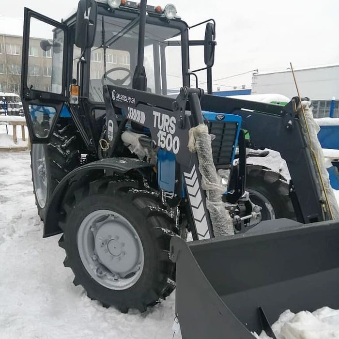 Погрузчик универсальный навесной,модель КУН(TURS)-1500. С джойстиком