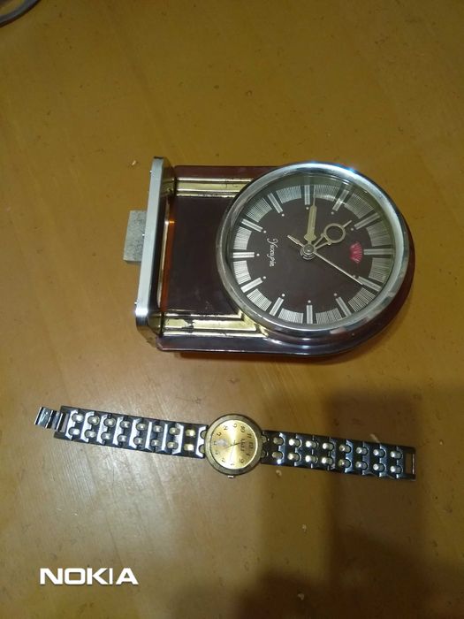 Продам настольные и ручные часы