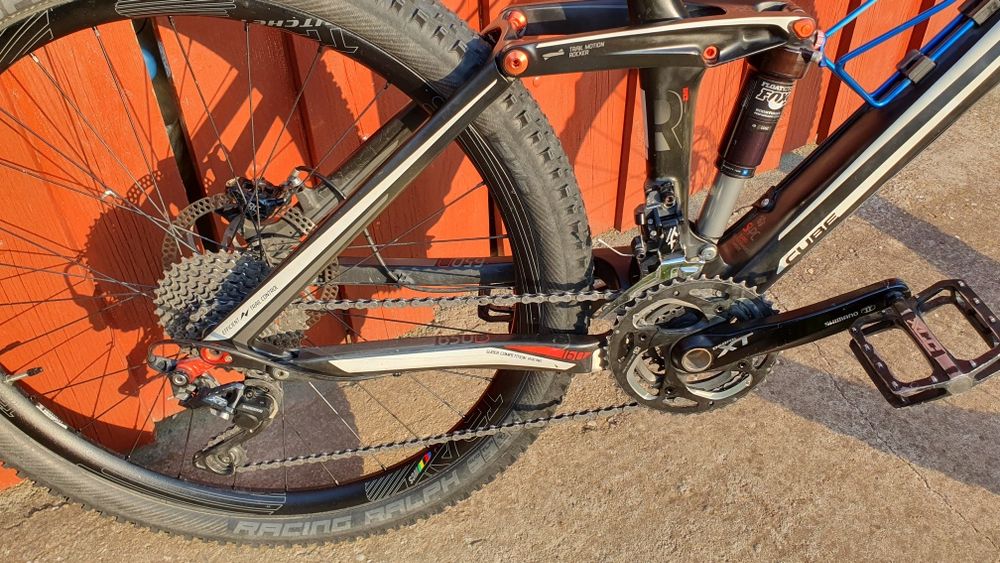 Vând Bicicleta Cube Stereo Race Full Suspension Carbon 160mm,  12.6kg