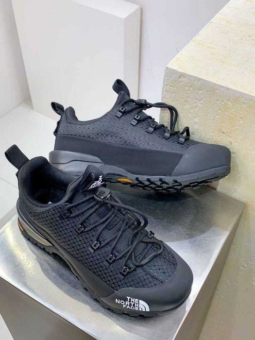 Продавам мъжки нови обувки The North Face Glenclyffe all black