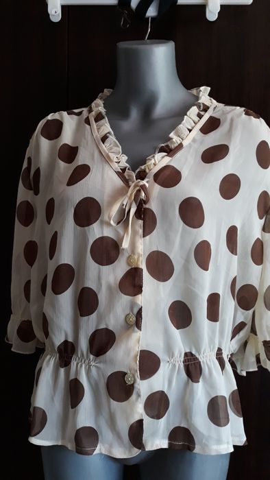 Bluza cu buline maro