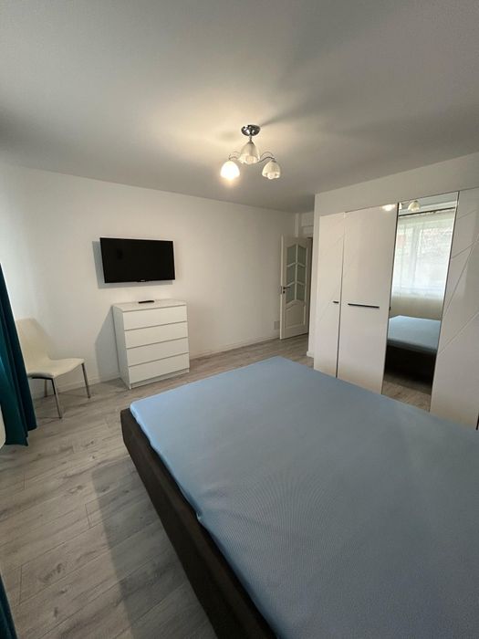 Inchiriez Apartament 3 camere zona Bucium