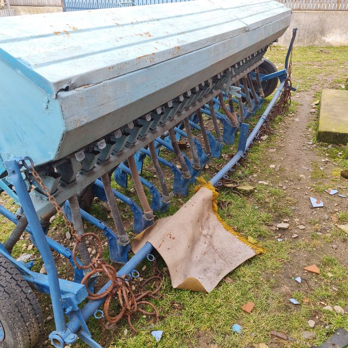 Semanatoare porumb + semanatoare grau