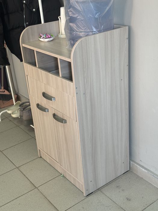 Тумбочка, шкафчик