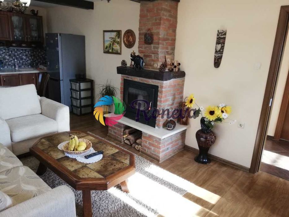 Триетажна къща в с. Близнаци