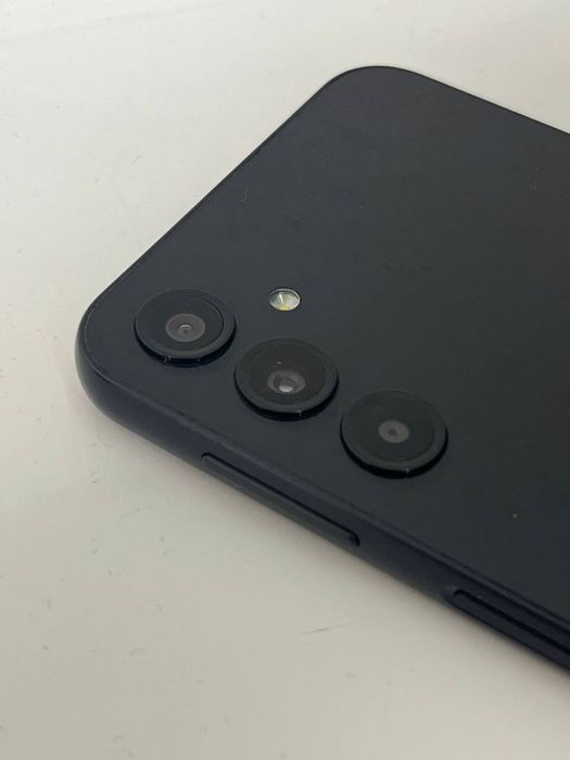 Samsung a24  б/у