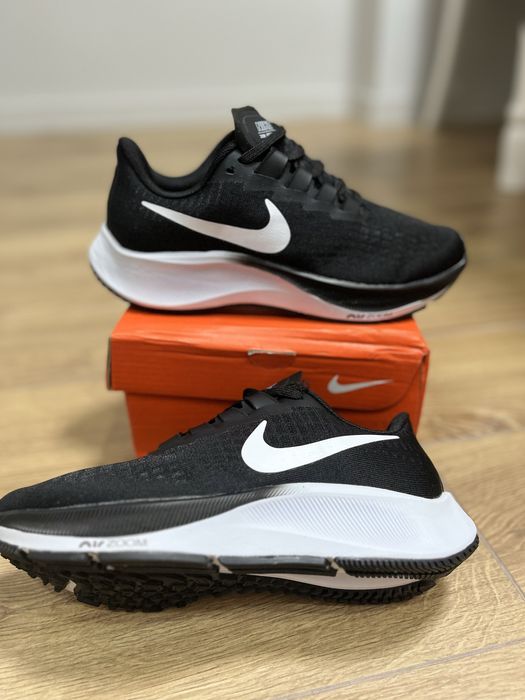 Футбольные мячи