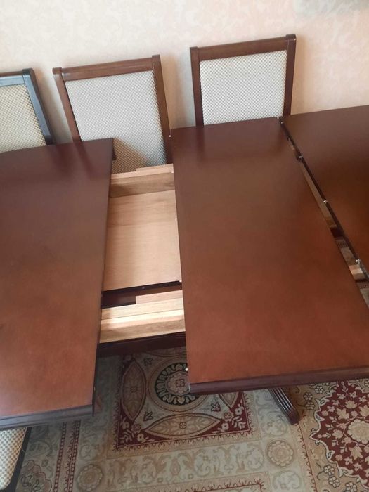 Стол со стульями