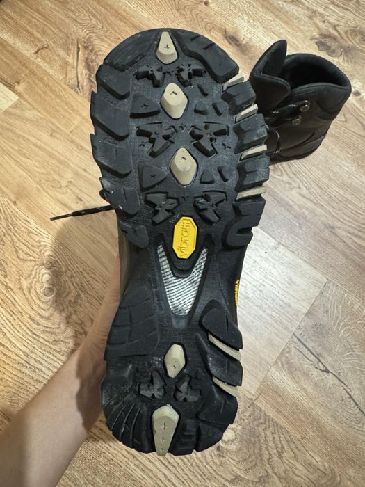 Туристически обувки HI-TEC