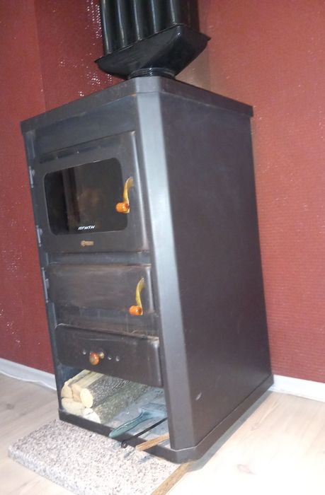 Печка на дърва "Прити " с лира и тръби