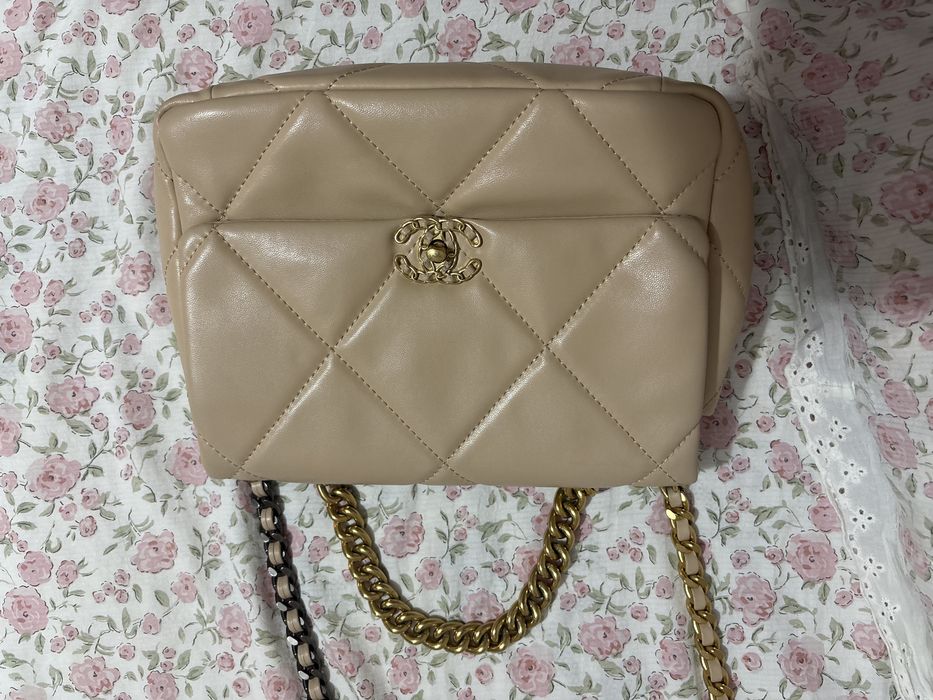 Сумка в стиле Chanel 19 Bag