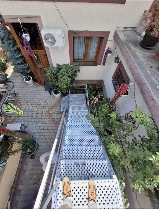 Confectionam scarii metalice zincate exterioare și pentru incendii , p