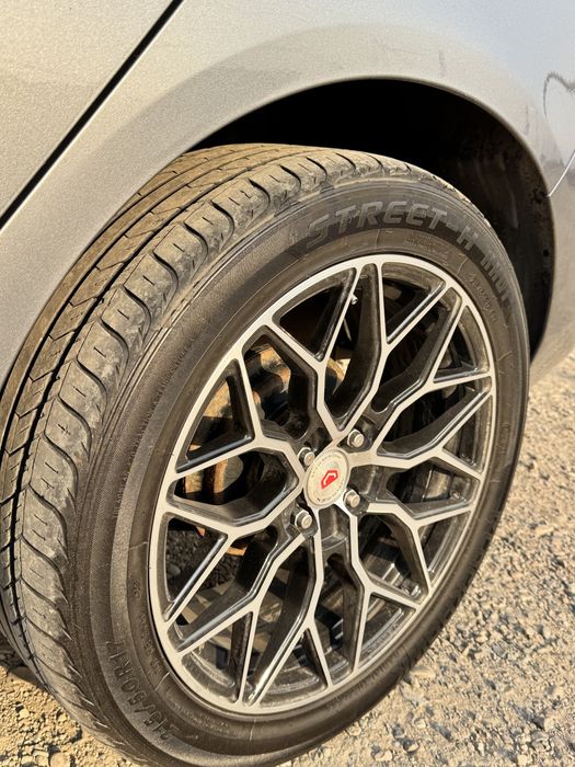 Дискиr 17 с шинами почти новые