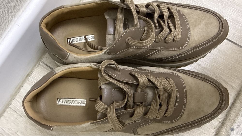 кроссовки за 9000 Тг, рр 38