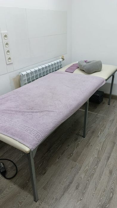 Продам кушетку с выемкой