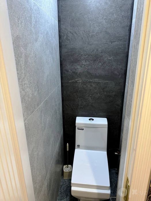 Qorasaroyda 1 hona sotiladi 2 etajkali dom hamma jihozlari bilan