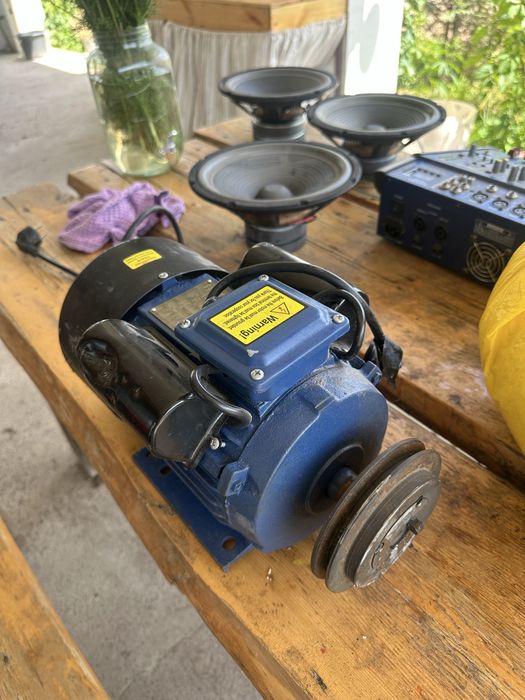 Электродвигатель/электромотор