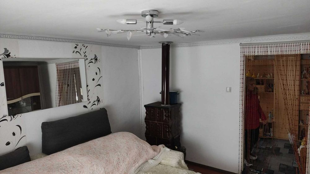 Casa de vanzare cu teren generos