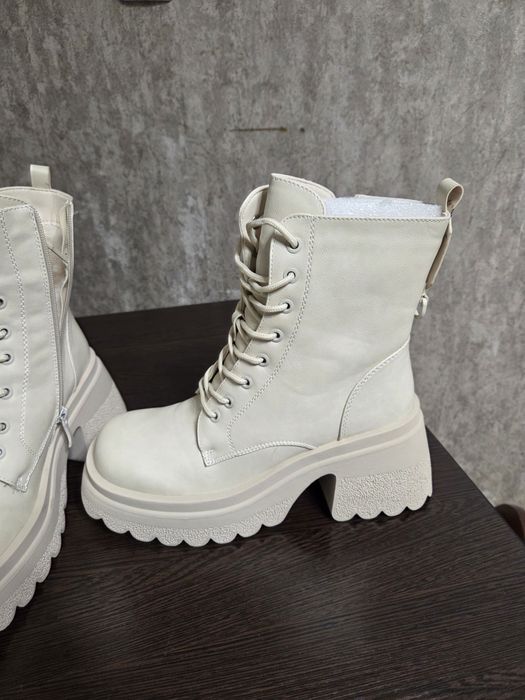 Продам зимние ботинки 39 р.